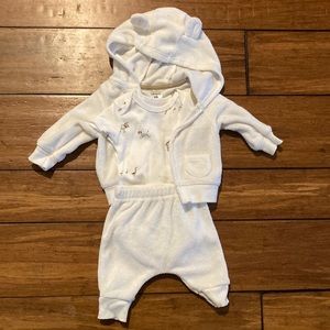 Carter’s Newborn terry sweatsuit - cow design 🐮